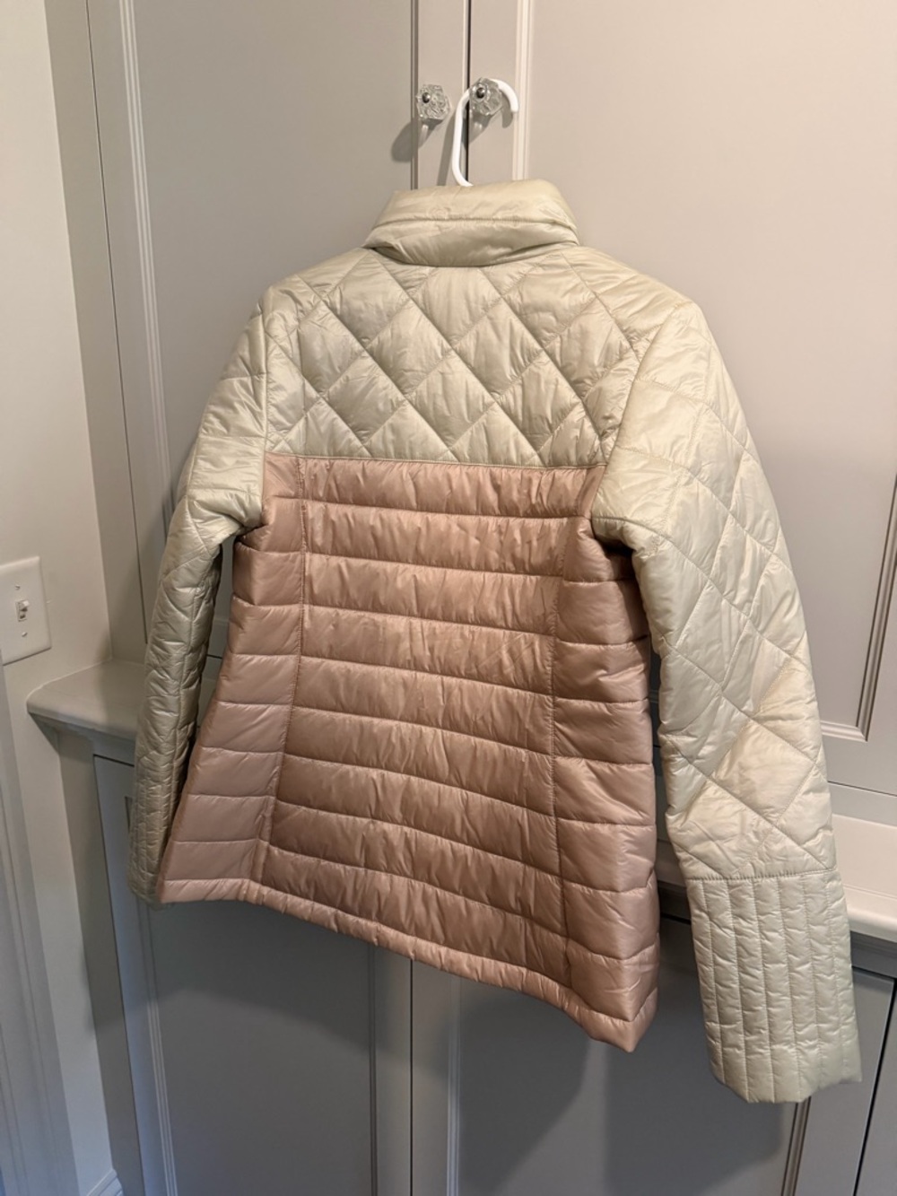 Patagonia Women's Two-Tone Quilted Jacket in Cream & Blush Radalie - Picture 4 of 5
